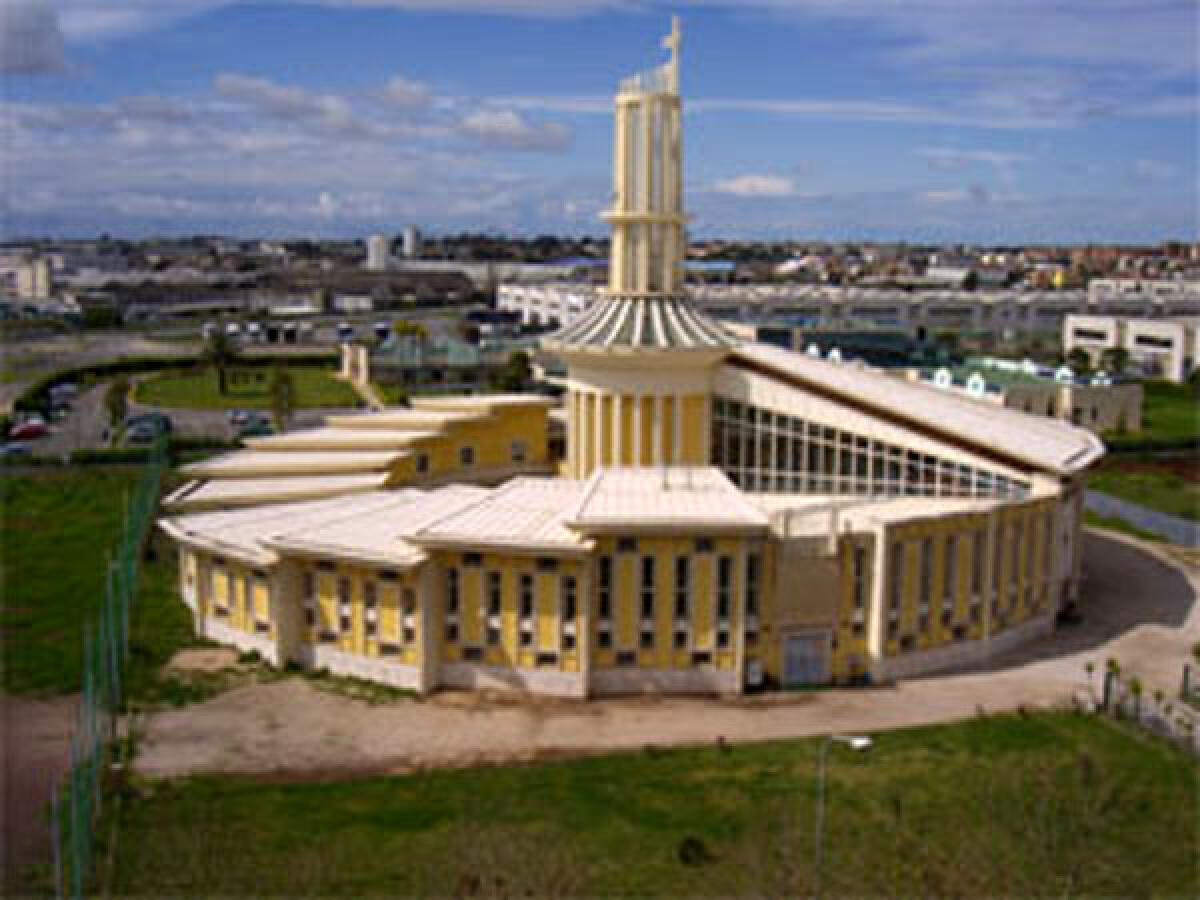 Aprilia, alcune classi della scuola di Vallelata trasferite nella parrocchia Santo Spirito: "Caos e scarsa sicurezza" - 