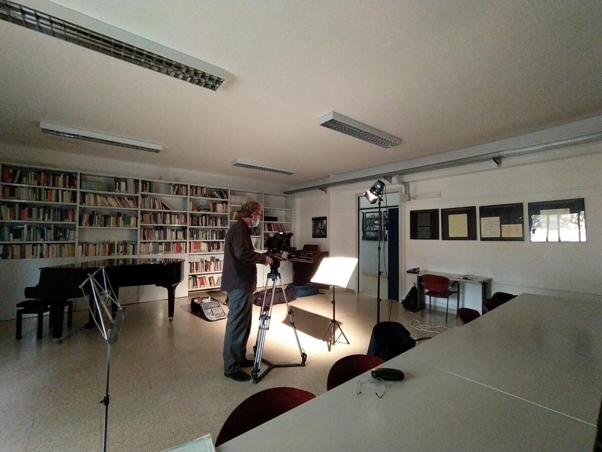 La troupe di Giuseppe Tornatore a Latina per i manoscritti dell'epistolario Morricone-Petrassi - 