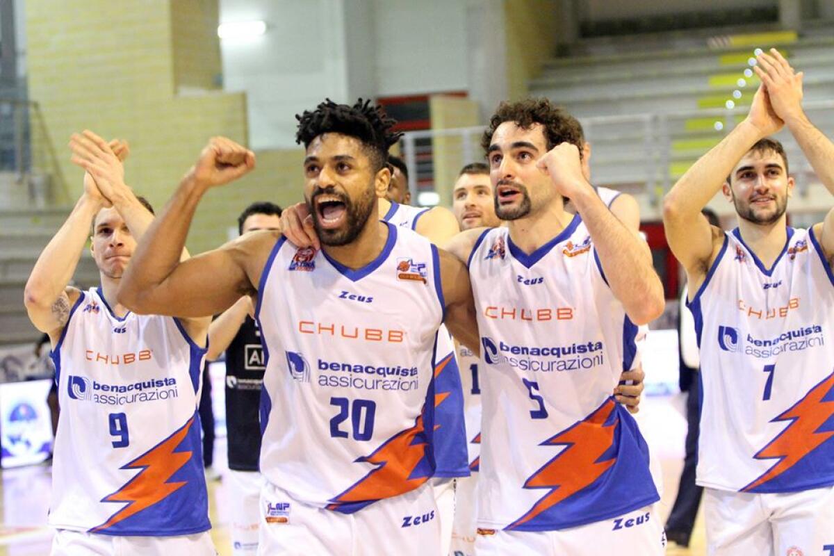 Scrimmage tra la Latina basket e la Npc Rieti in attesa della sfida di Supercoppa di domenica. - 