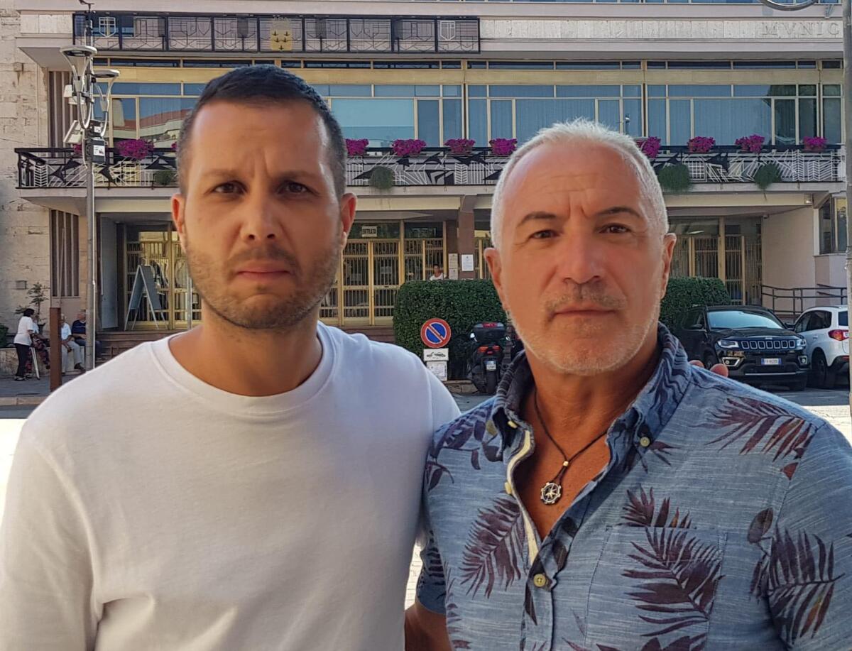 Aprilia - Parcheggi blu gratis  per le festività, la maggioranza dice no. Fdi accusa: "Schiaffo al commercio locale" - 