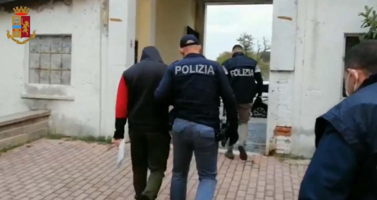 Quattro “trapper” in manette, branco, violenza ed esibizionismo virtuale: contestata la discriminazione razziale - 