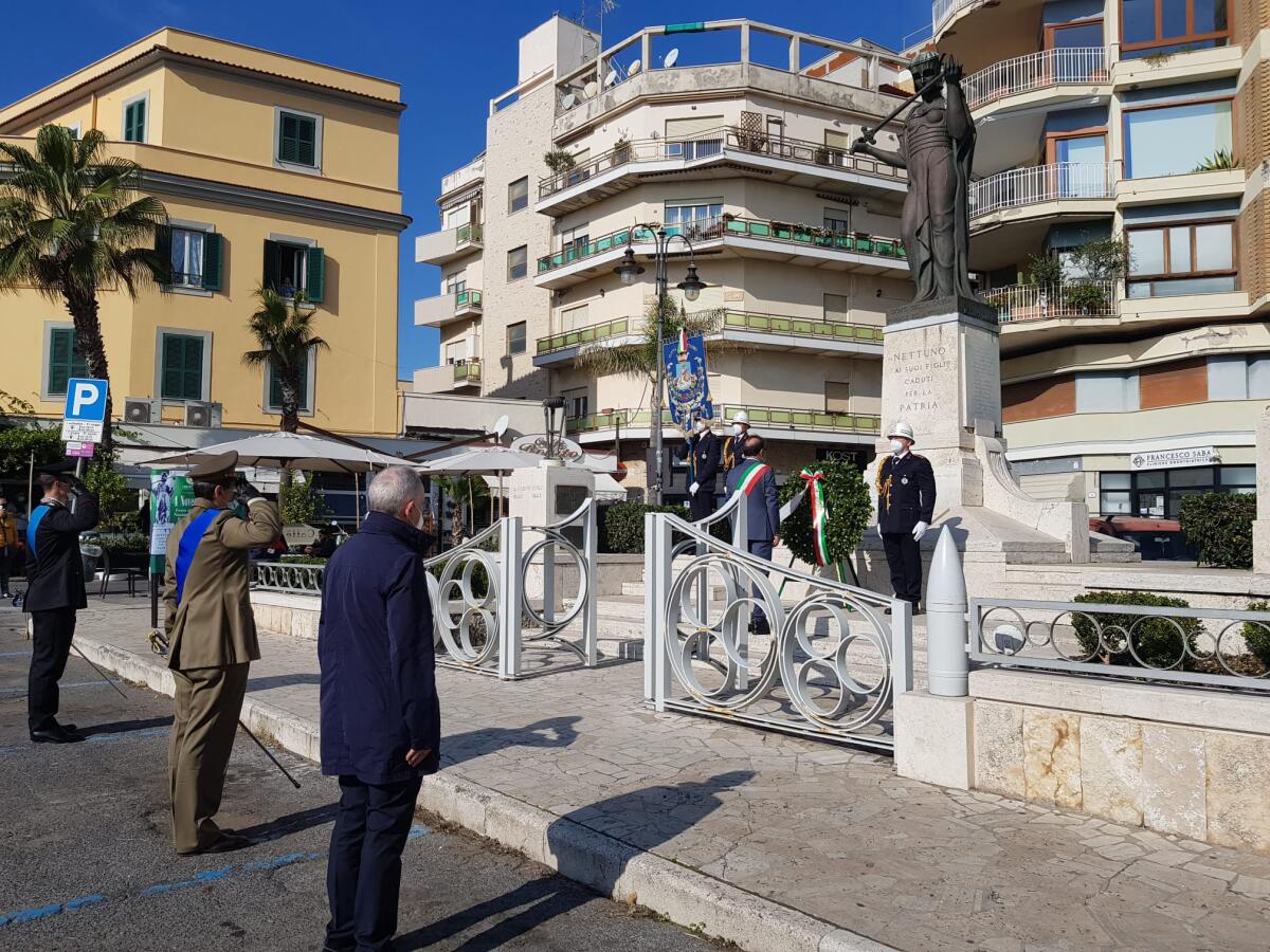 Forze Armate, commemorazione a Nettuno in piazza Cesare Battisti FOTO - 