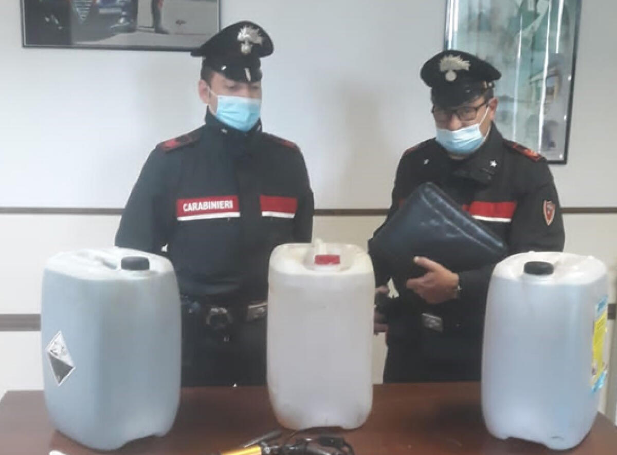 Furto di gasolio al deposito Cotral di Terracina, denunciato meccanico - 