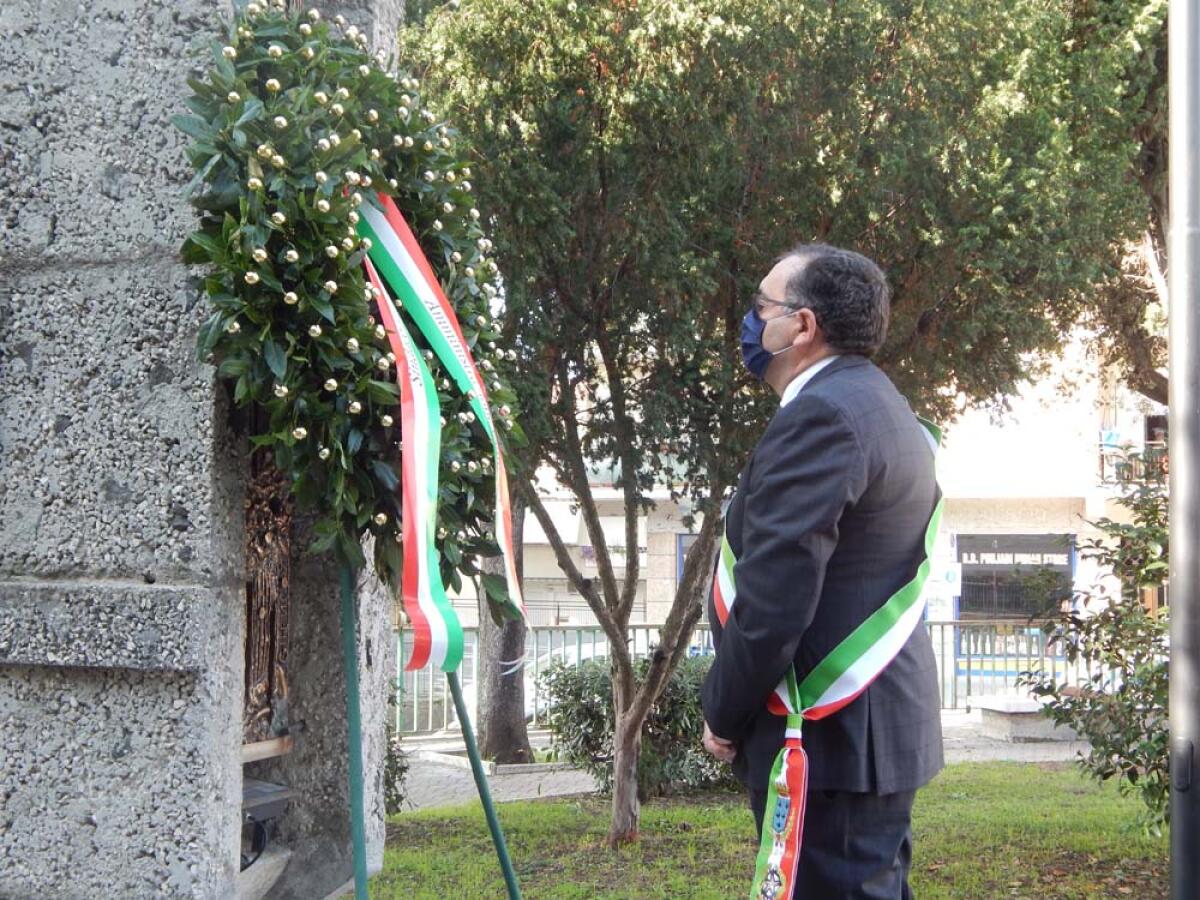 Aprilia - Forze Armate, il sindaco: "In questo momento così difficile ricordiamoci delle persone più fragili" - 