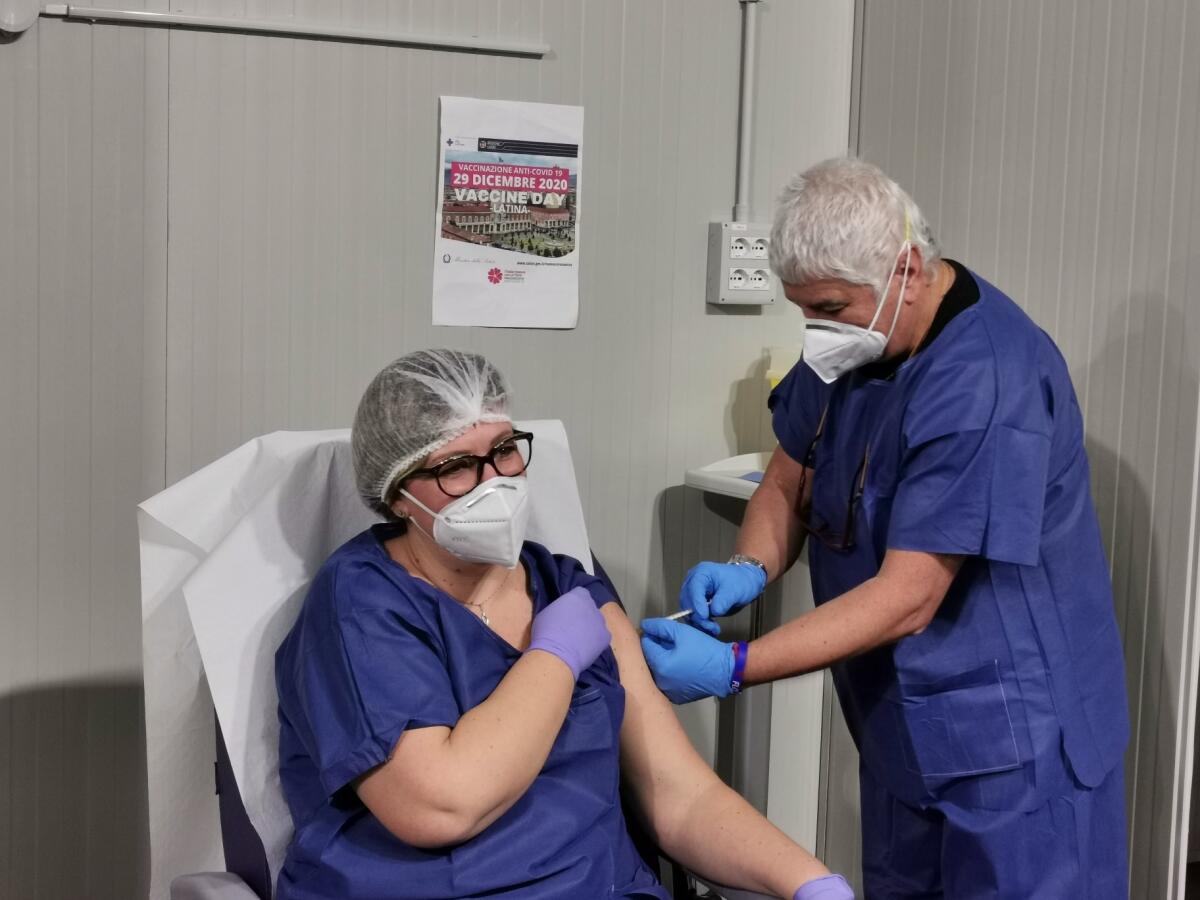 Pronta la campagna vaccinale per la Asl di Latina: somministrazioni a medici ed operatori sanitari anche all'Icot e alla Clinica di Aprilia - 