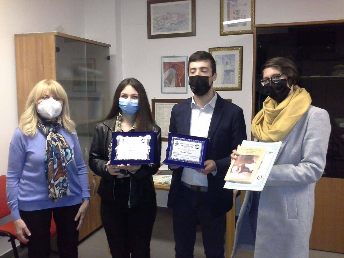 Aprilia - Premio di poesia "Masio Lauretti", premiati i vincitori - 