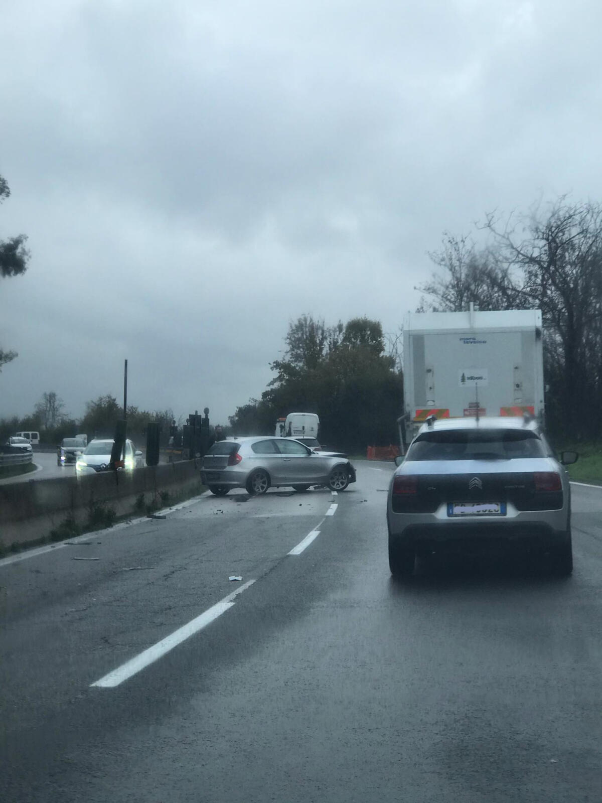 Incidente sulla Pontina verso Latina, lunghe code - 