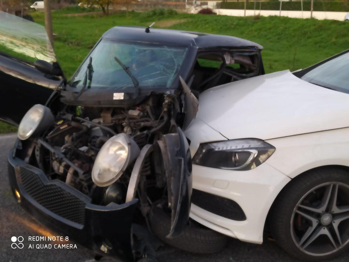 Grave incidente a Lanuvio tra una minicar e una Mercedes, ferito 17enne - 