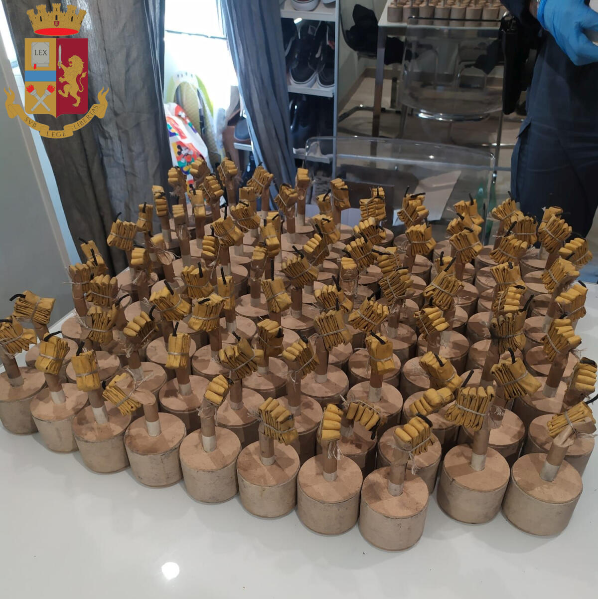 Controlli della Questura di Roma in vista del Capodanno: sequestri e denunce. - 