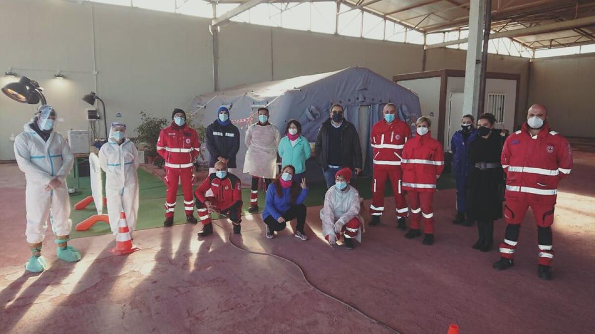 Coronavirus, ad Aprilia ancora 745 positivi, il sindaco visita il drive-in di Campoverde - 