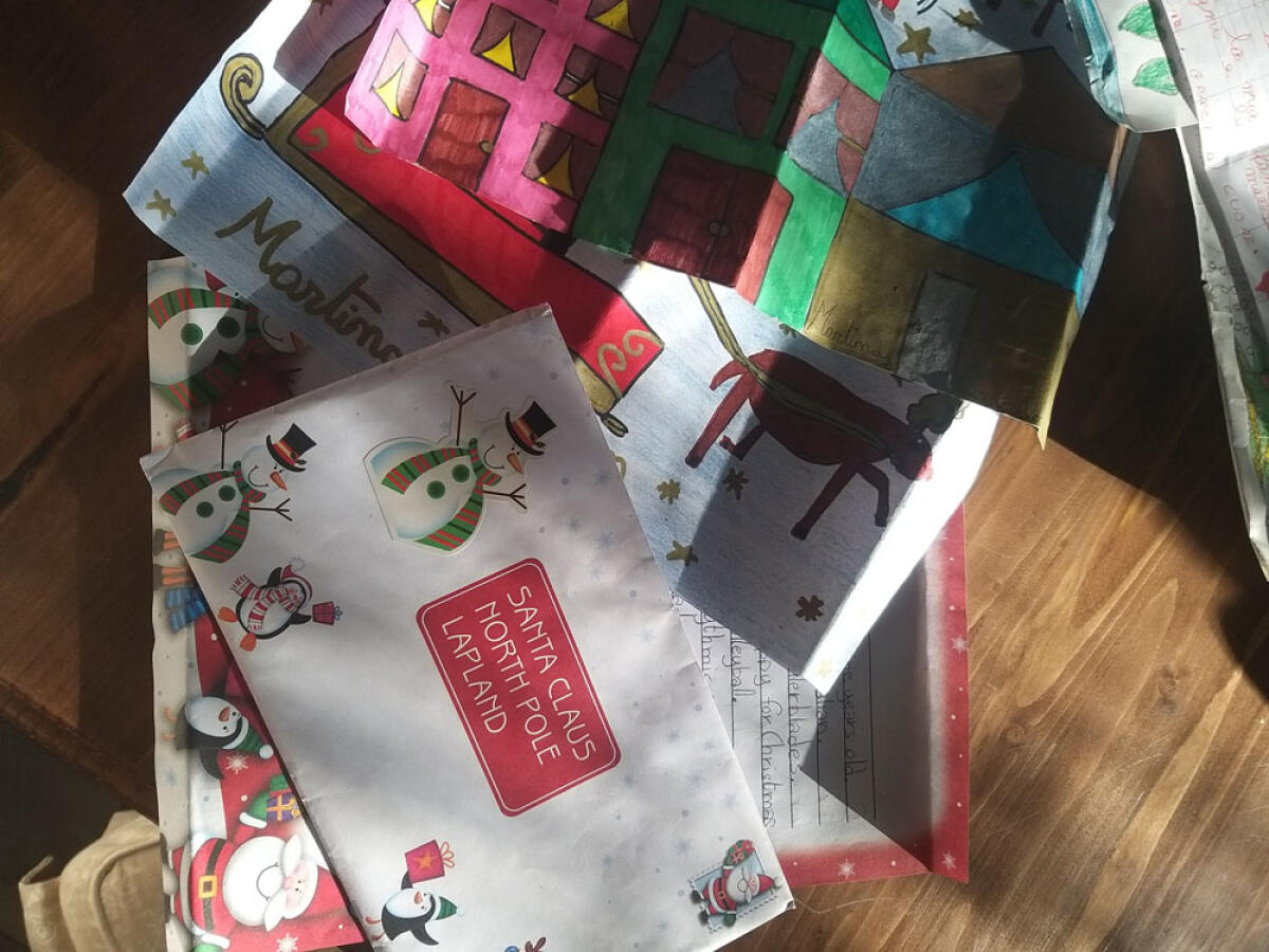 “La posta di Babbo Natale”, anche quest’anno Poste Italiane risponde alle  letterine dei bambini - 