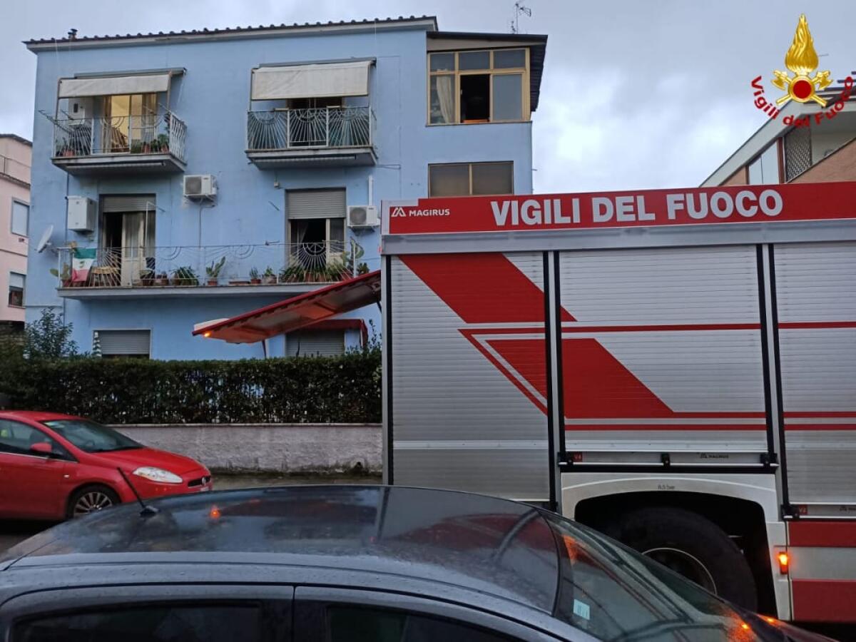 77enne morto tra le fiamme nell’appartamento di via Cena, a Latina: la causa potrebbe essere stata un mozzicone di sigaretta. - 