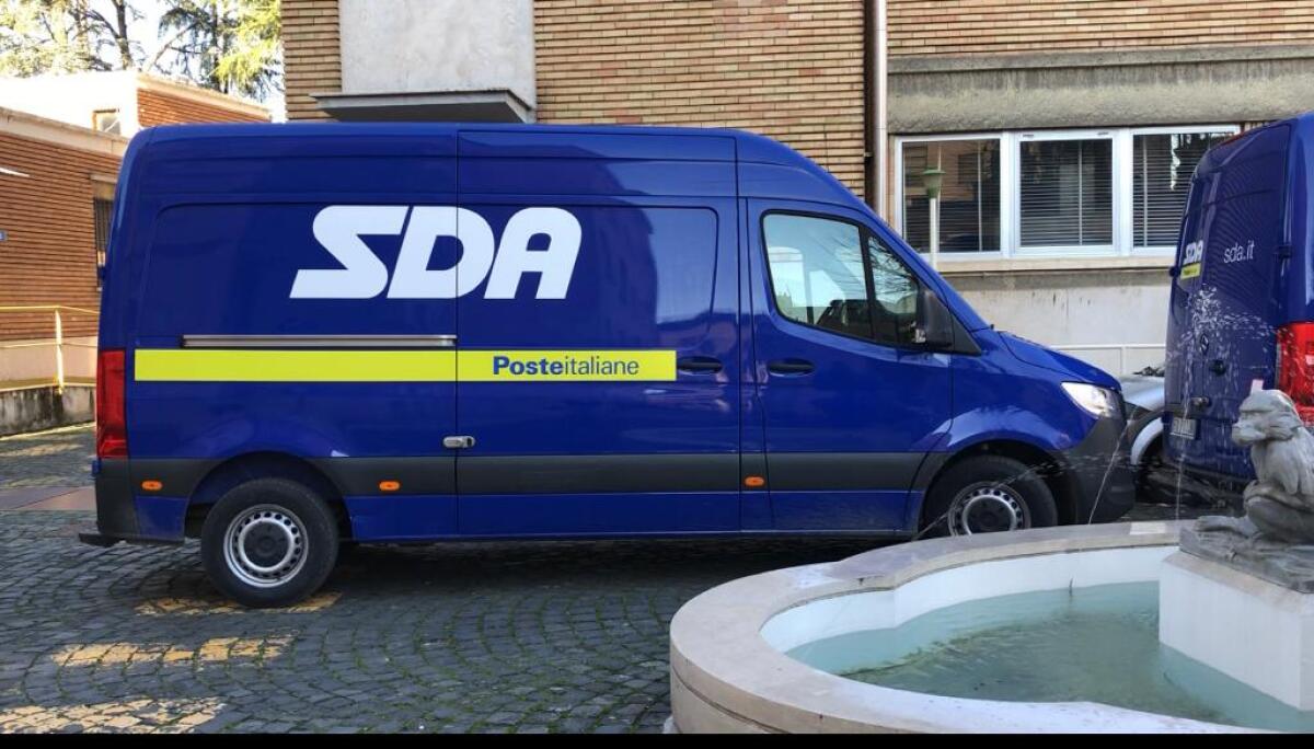 Poste Italiane consegna il vaccino Moderna alle strutture sanitarie - 