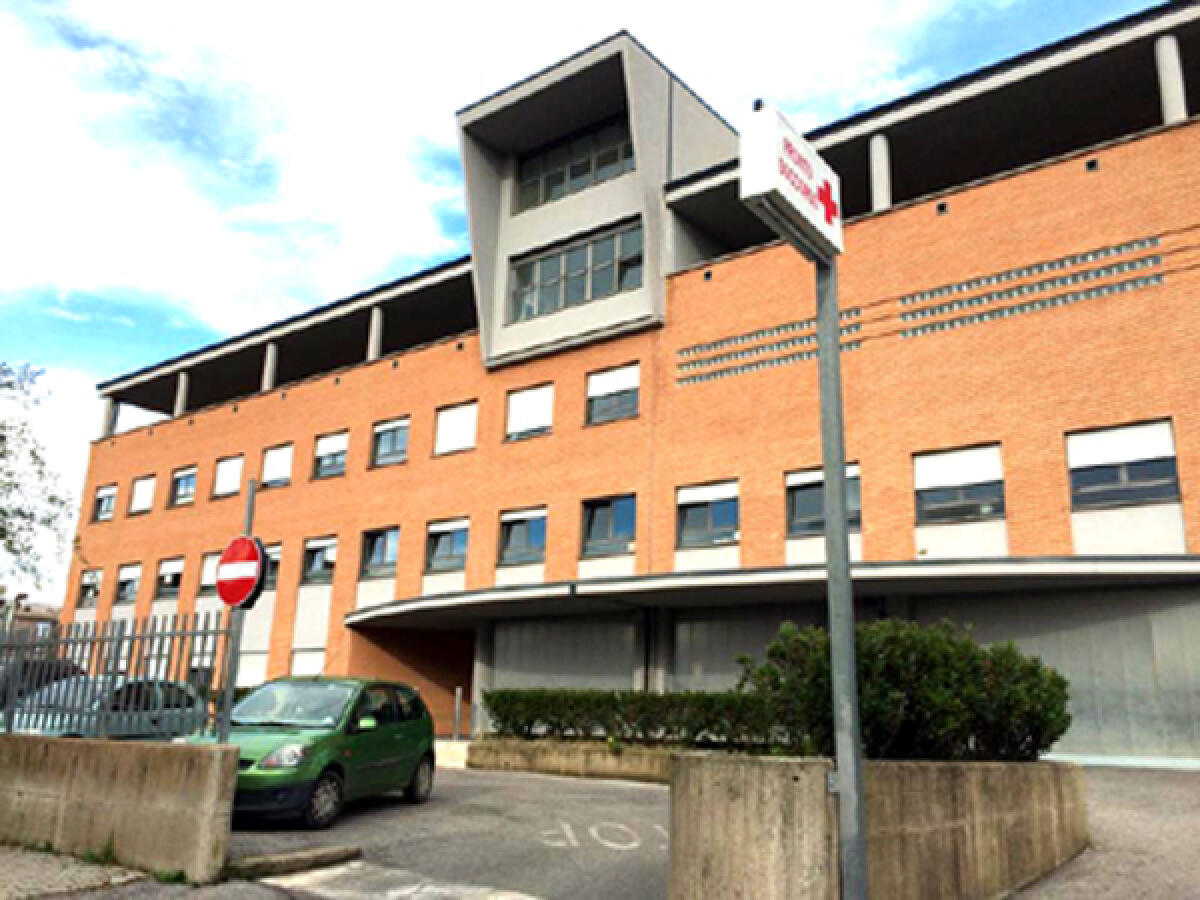 Aprilia - Aggressione al pronto soccorso, madre e figlia denunciate. Una parente: "Preoccupati per mio nonno", il sindaco: "Violenza non risolve i problemi" - 