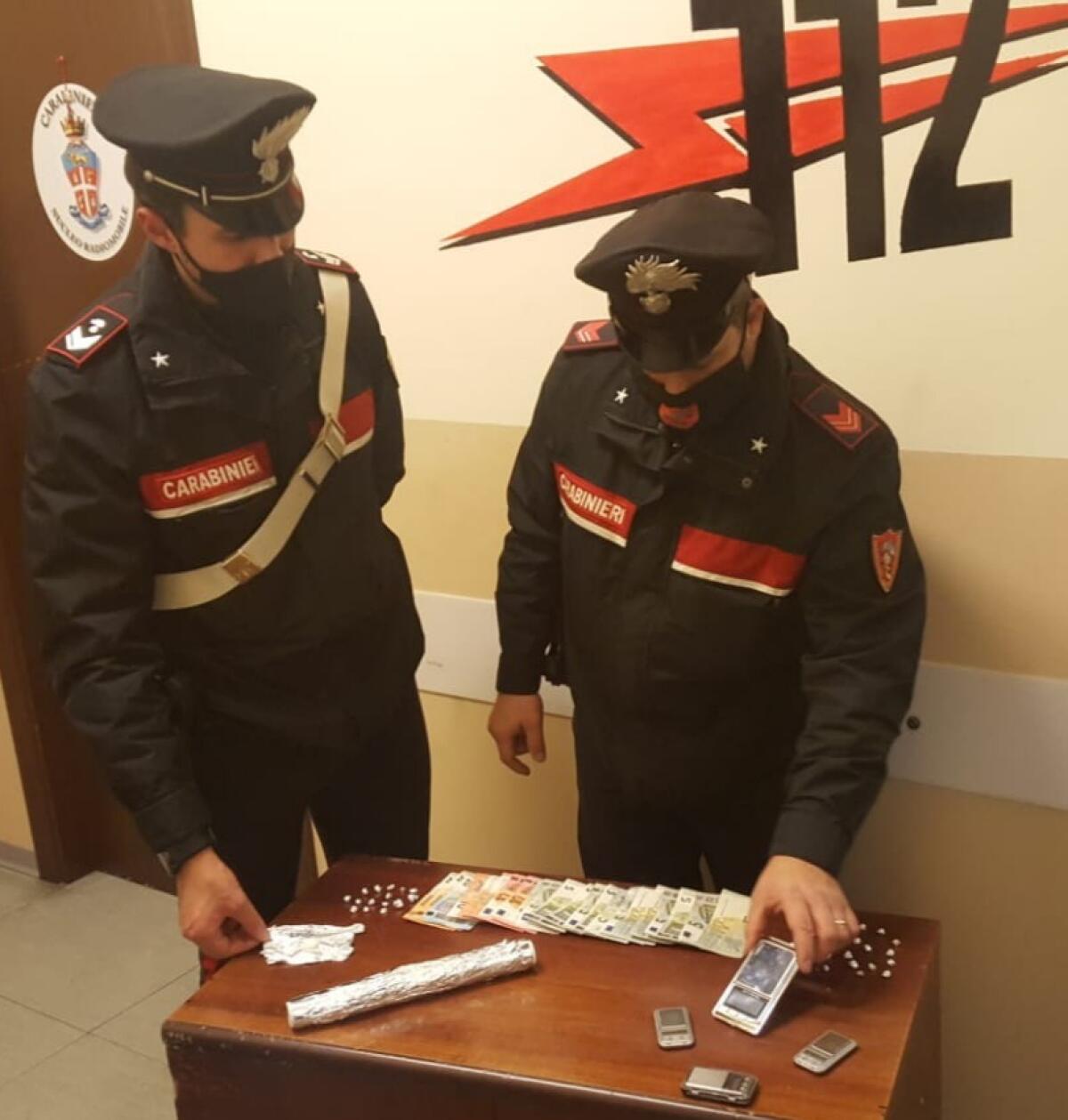 Si accorge dei carabinieri e inverte la marcia: pusher 41enne arrestato a Pomezia. - 