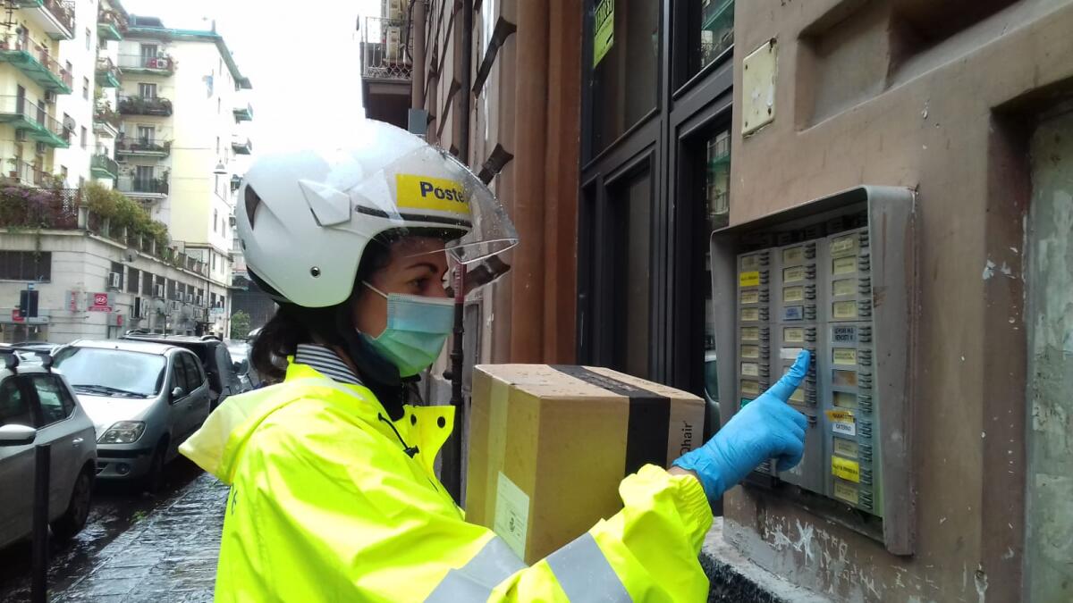 Poste, in provincia di Latina operativi 85 uffici su 87: per evitare attese sfruttare canali "da remoto", c'è anche un numero Whatsapp - 