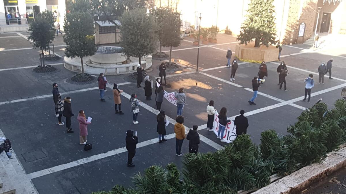 Le scuole di Pomezia in sit-in, delegazione ricevuta dal sindaco - 