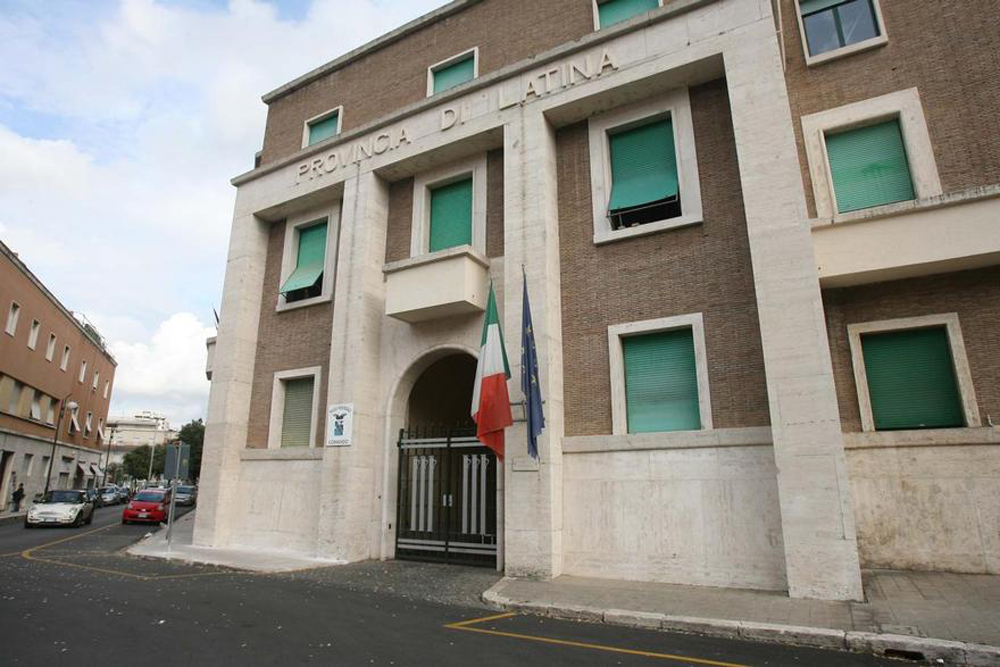 la sede della Provincia di Latina, in via Costa