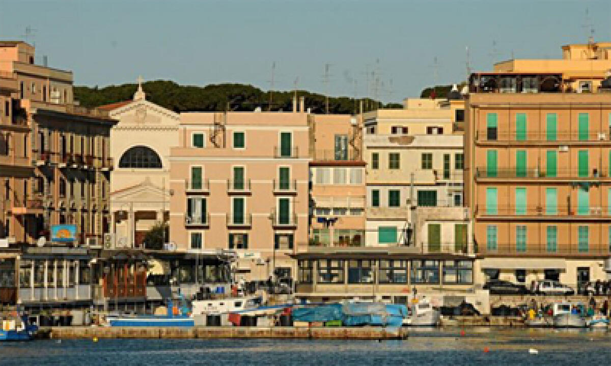 Rissa ad Anzio nel retroporto: ferita al volto una ragazza - 