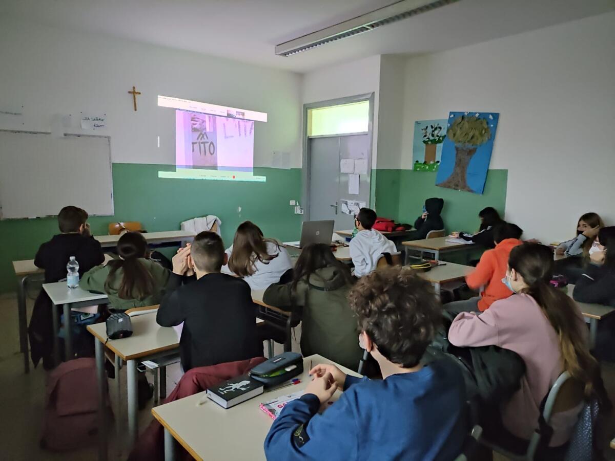 L’Istituto Pascoli di Aprilia ricorda le vittime dell’Olocausto e delle Foibe - 