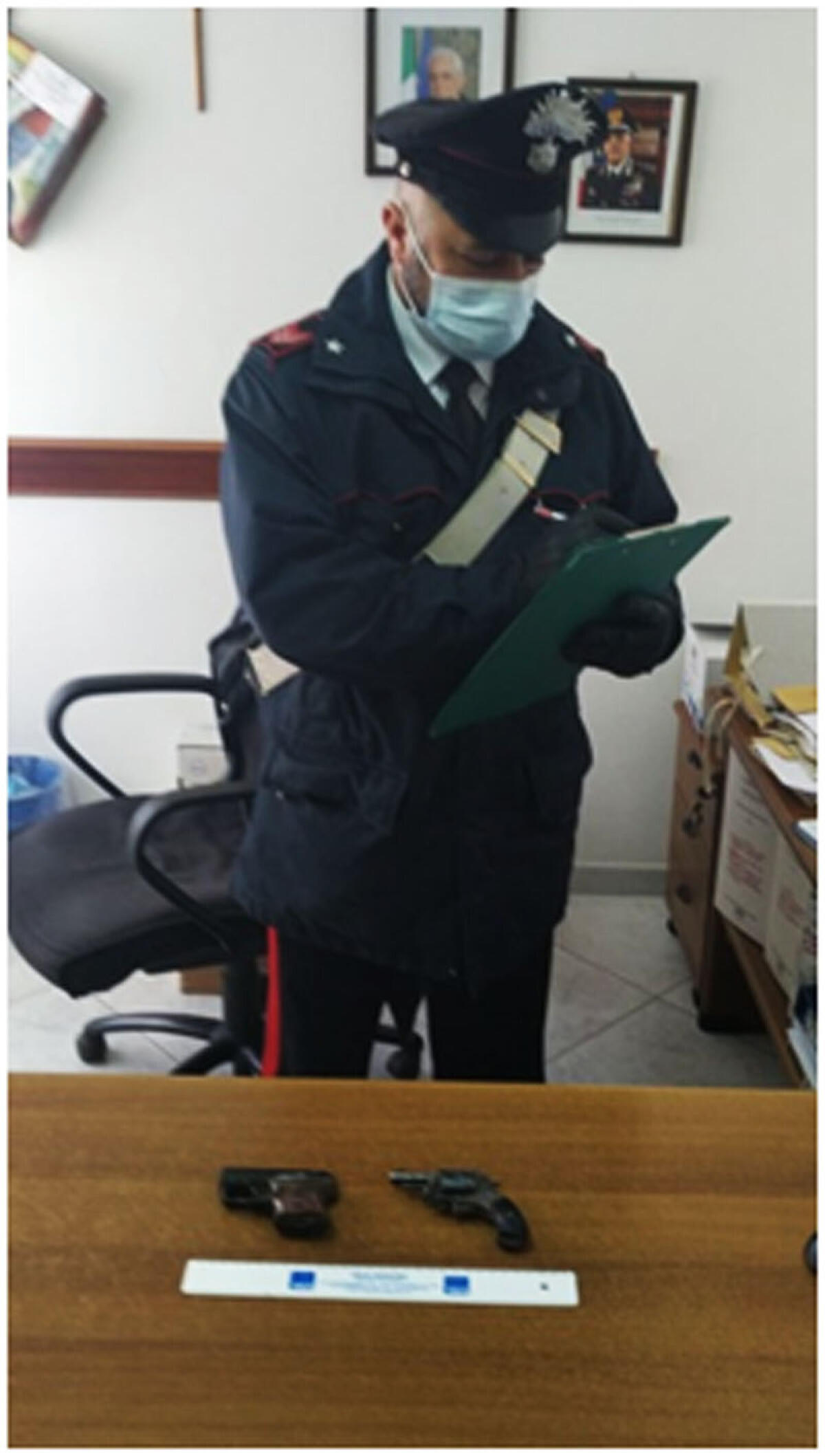 Aprilia, deteneva illegalmente due pistole. Un arresto - 