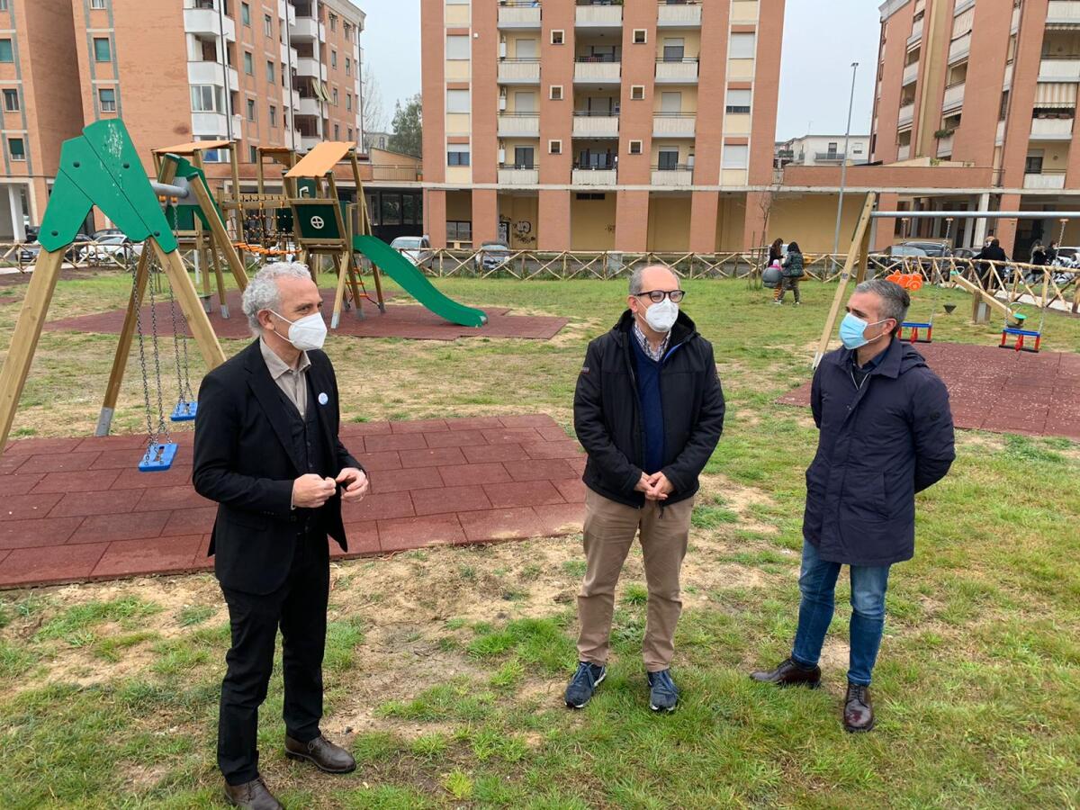 Latina - Un omaggio floreale in ricordo di Ilaria Alpi e Miran Hrovatin - 