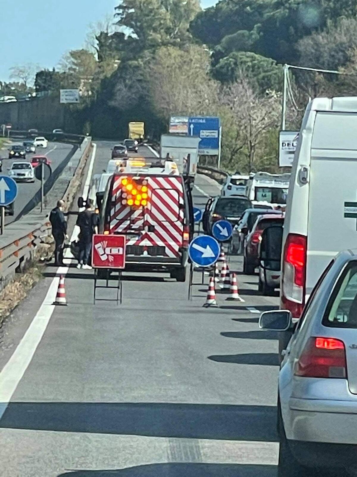 Pontina, incidente ad Aprilia: lunghe code verso Latina - 