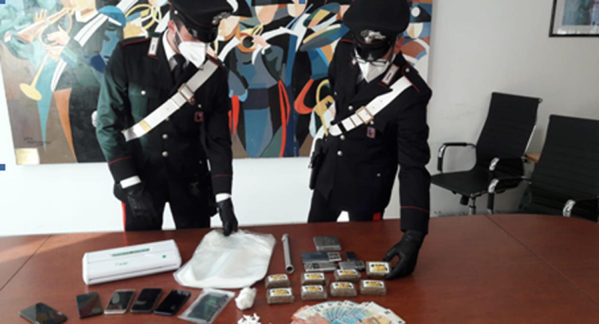 Aprilia, 24enne in arresto per traffico di droga: sequestrati 800 grammi di hashish e 120 di cocaina - 