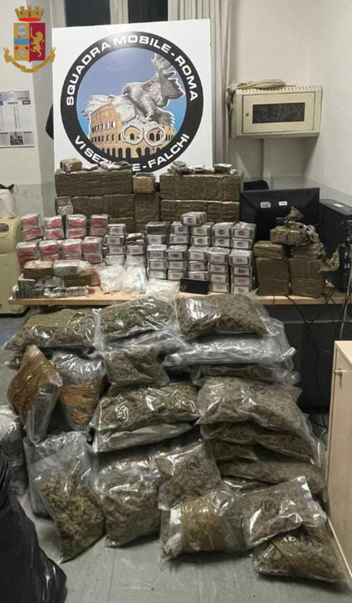 32enne albanese incensurato in carcere a Velletri. La Polizia sequestra oltre 170 chili di droga, tra hashish, marijuana e cocaina. - 