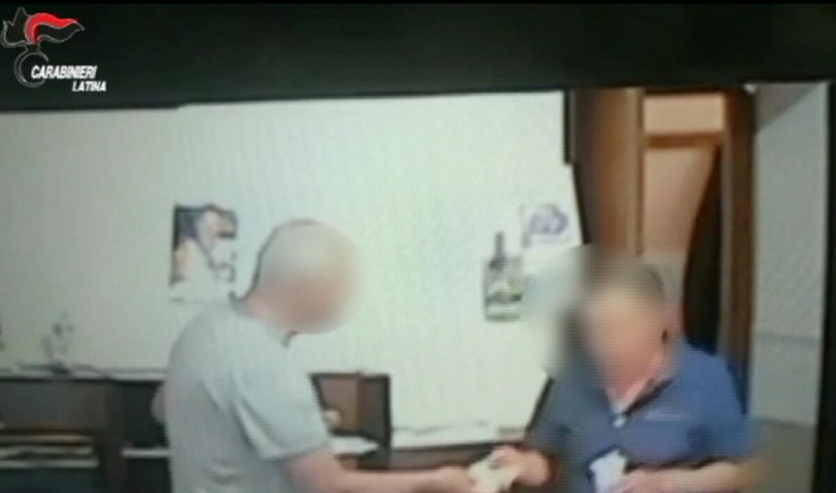 Gestivano gli “affari” del cimitero comunale di Sezze:  11 persone arrestate dai Carabinieri. 15 gli indagati. VIDEO - 