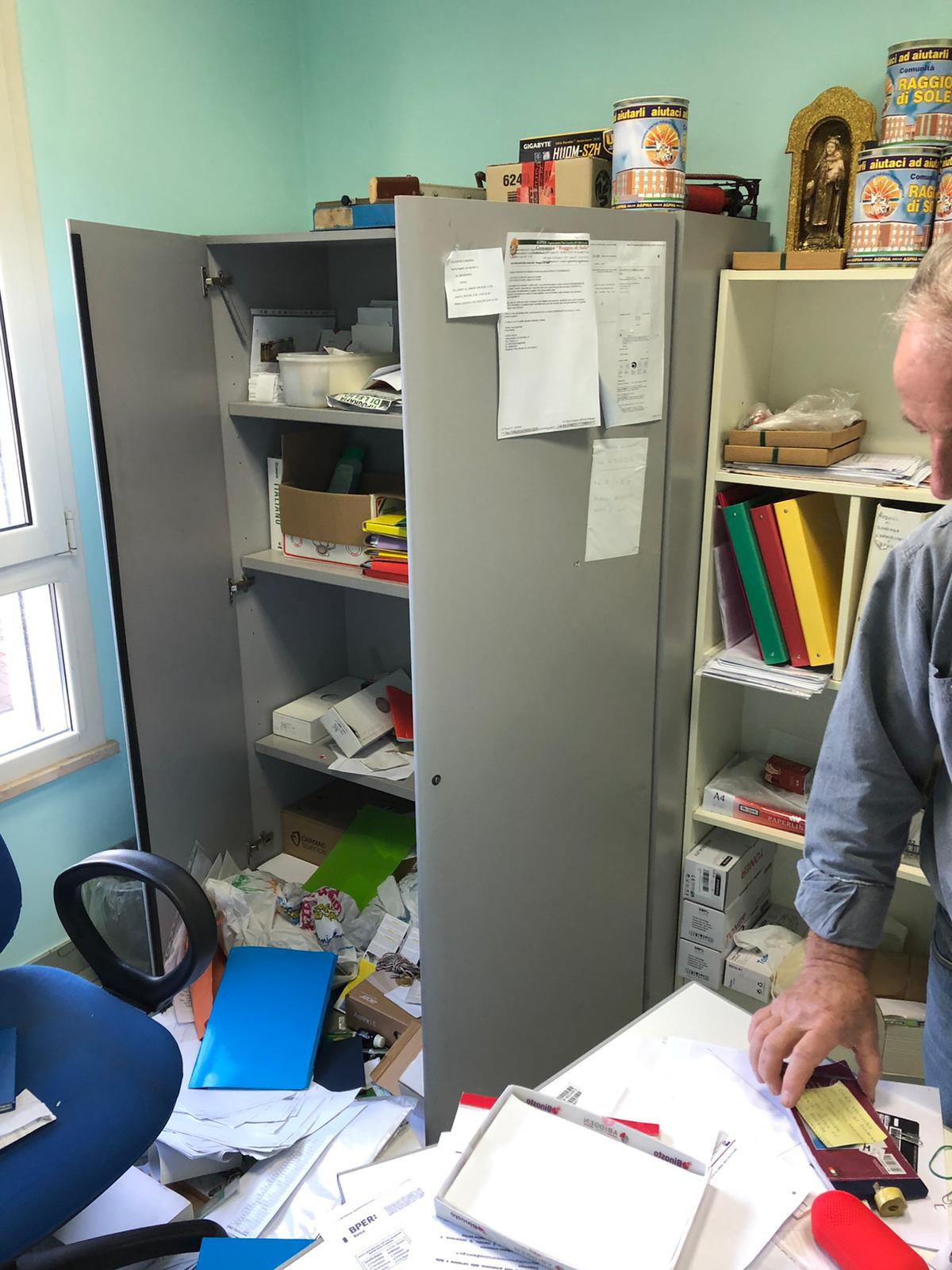 Furto alla comunità Raggio di Sole di Aprilia, i carabinieri recuperano parte della refurtiva: denunciati 2 uomini - 