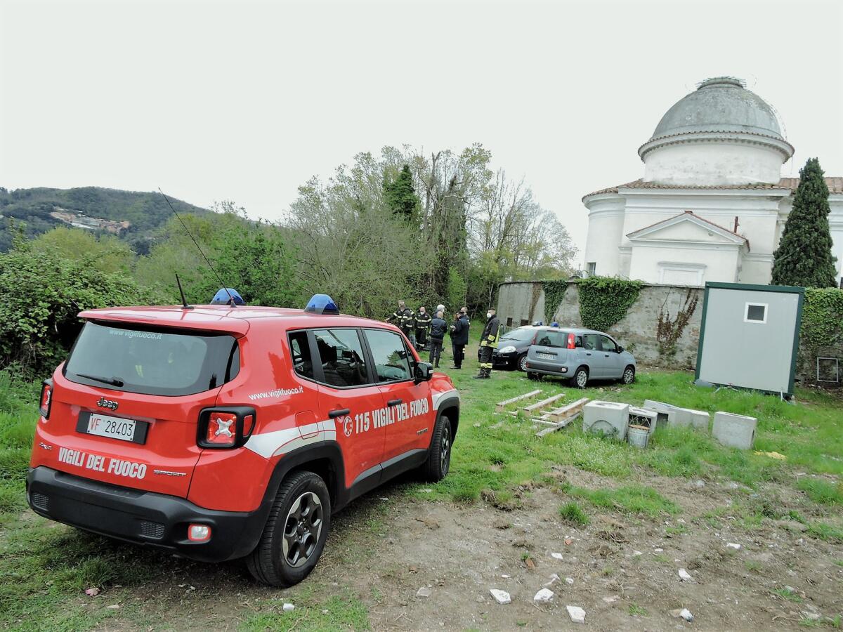 Tronco umano ritrovato alle spalle del cimitero di Genzano, il sindaco: "Increduli, atto da condannare" - 