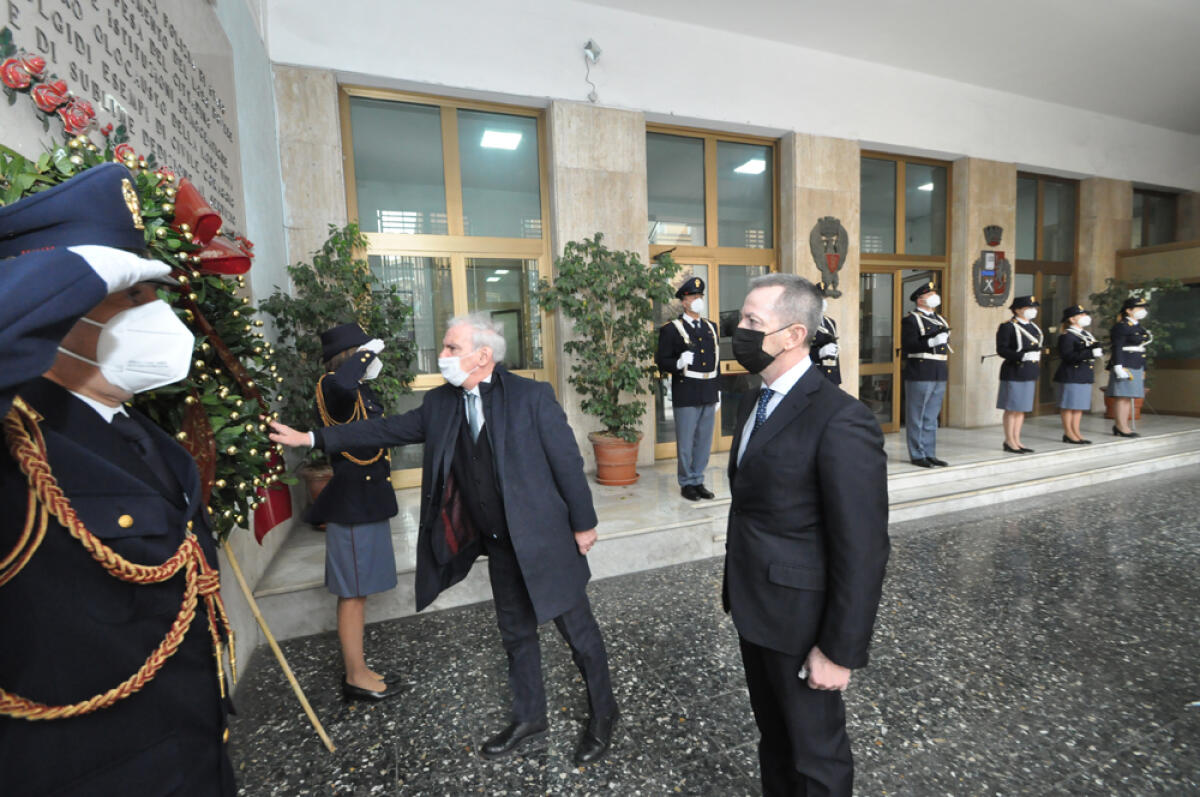 169° anniversario della Polizia di Stato. Sobria cerimonia in Questura a Latina. Ecco i risultati sul fronte della prevenzione e repressione dei reati. - 