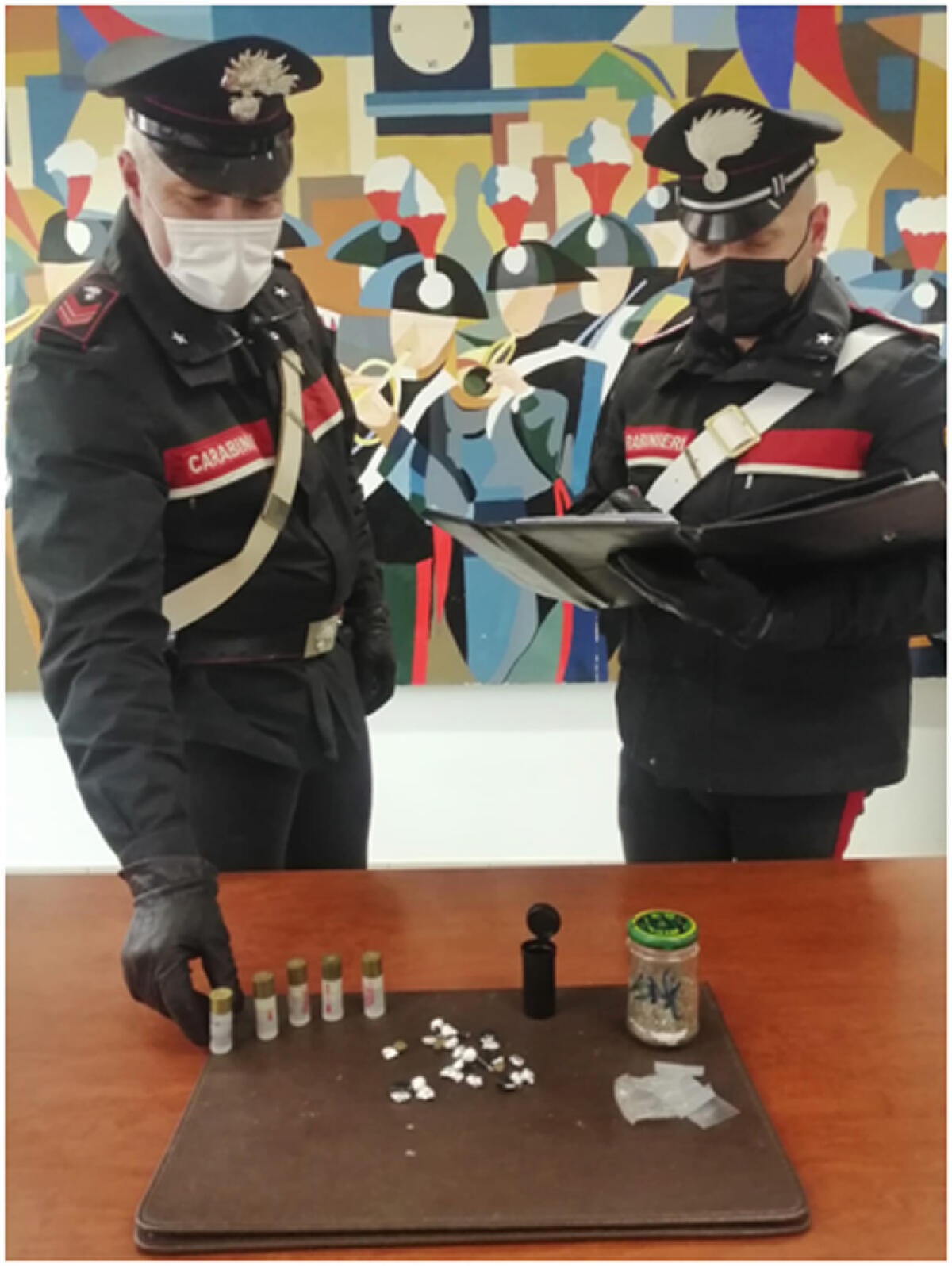 Aprilia - Spaccio, due arresti: sequestrate dosi di cocaina, crack e hashish - 
