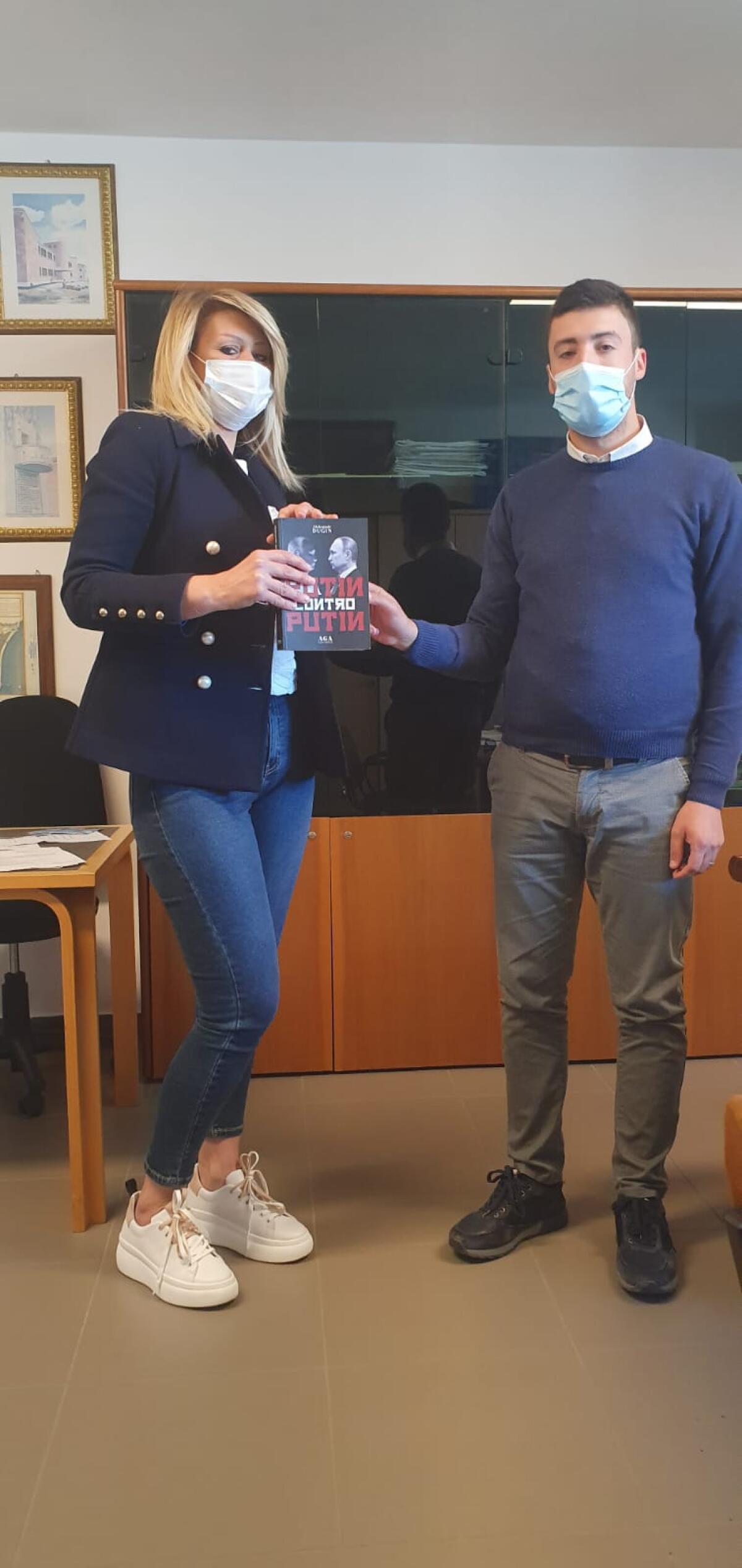 Aprilia - Libro su Putin all'assessore alla Cultura, Martino: "Distante da certe tematiche, non sapevo chi fosse l'autore" - 