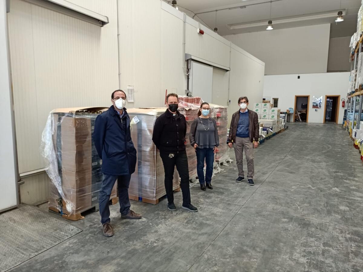 Sostegno alle famiglie: il Comune di Aprilia consegna generi alimentari alle diverse realtà della rete solidale cittadina. - 