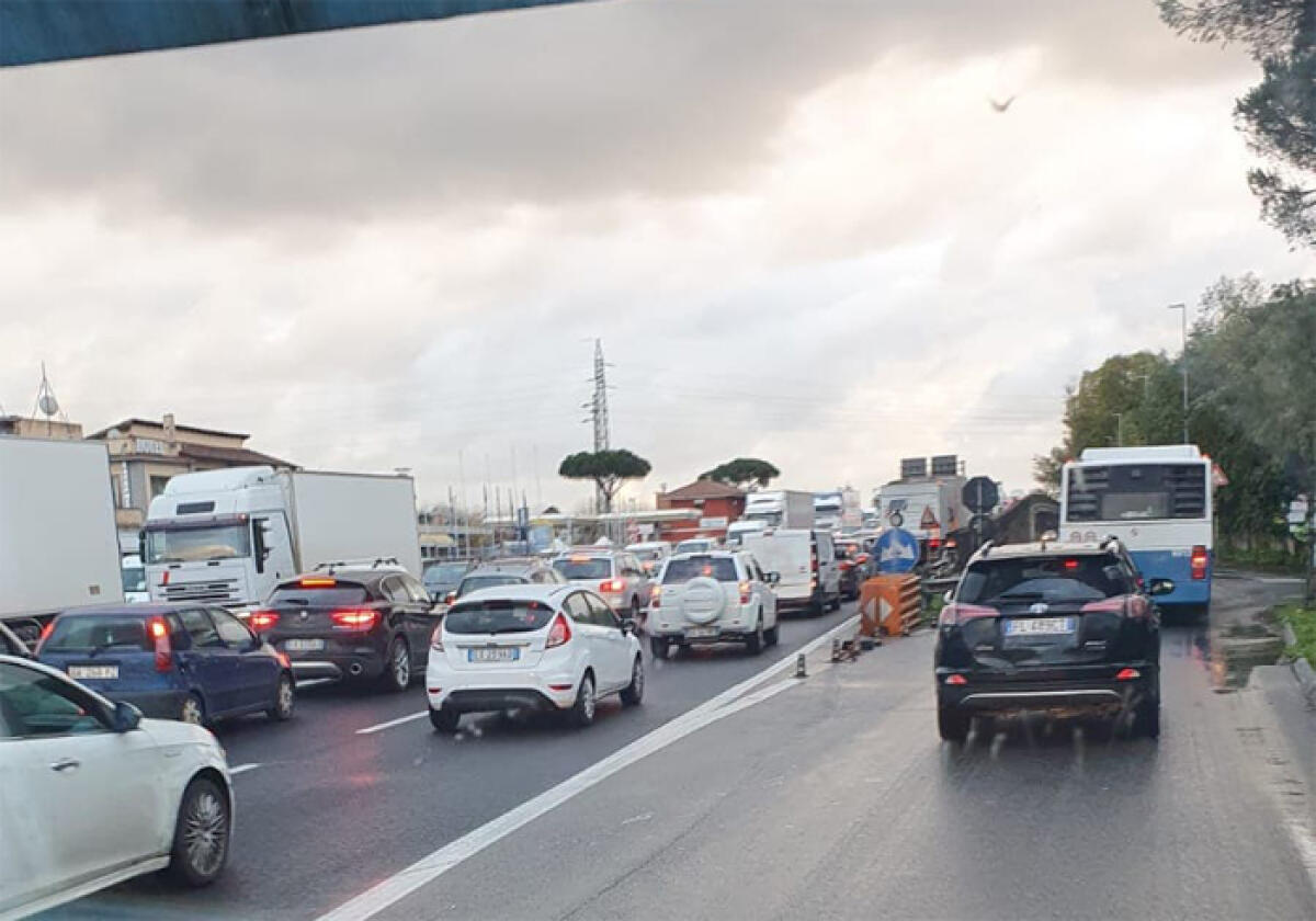 Incidente sulla Pontina, all’altezza del Km 31,200, a Pomezia. - 