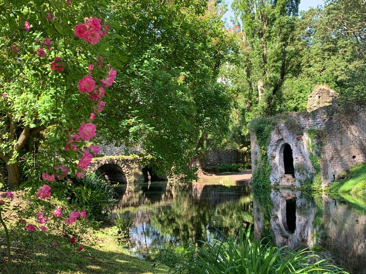 Giardino di Ninfa, si apre nel fine settimana del primo maggio - 