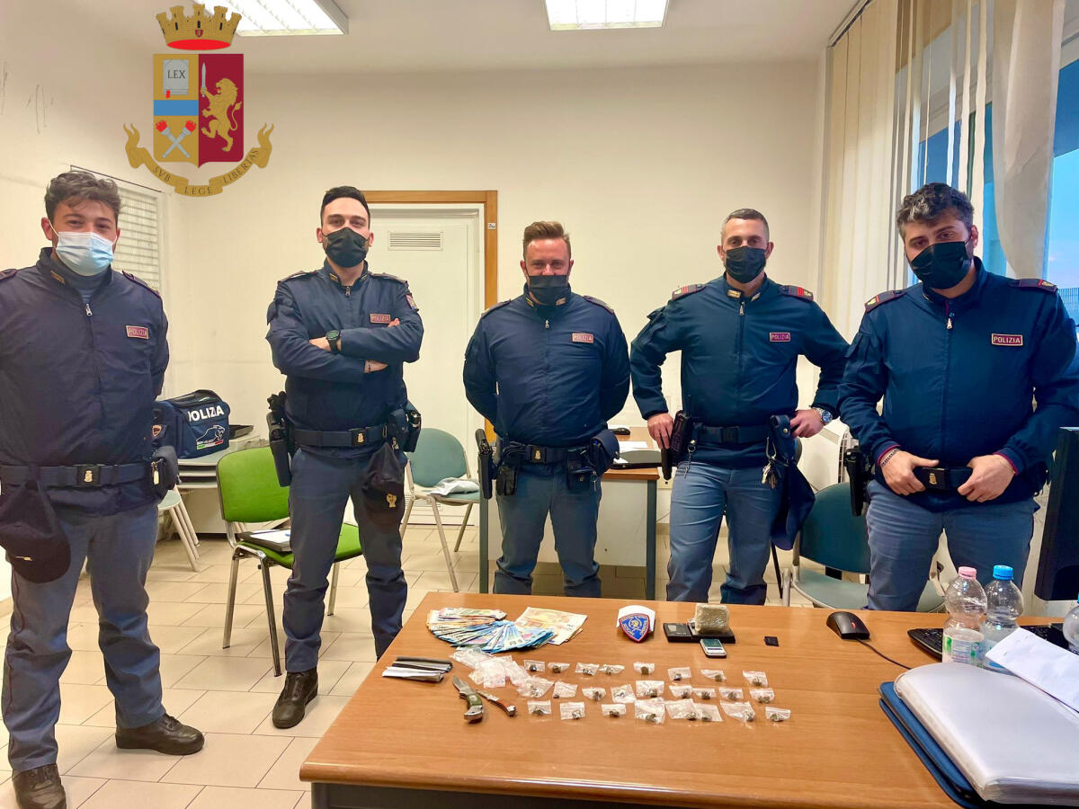 Anzio. Pusher arrestato dalla Polizia  nel corso di controllati sul litorale romano - 