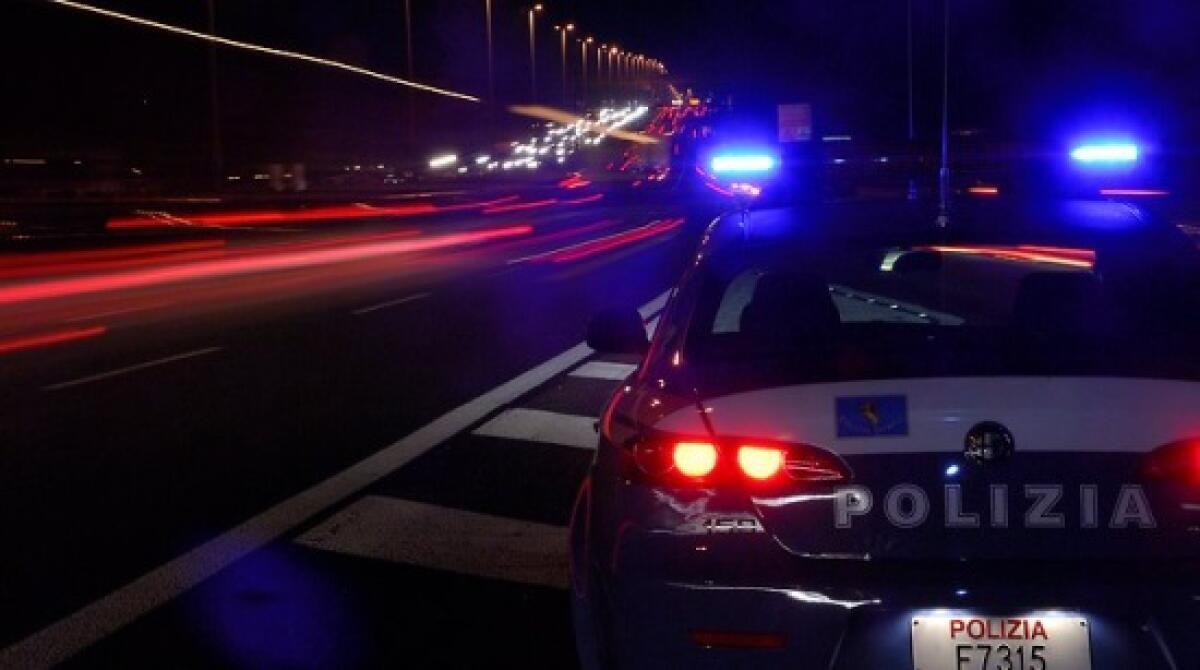 Scende dal camion, sulla Pontina a Pomezia, e viene falciato ed ucciso da un’auto. - 