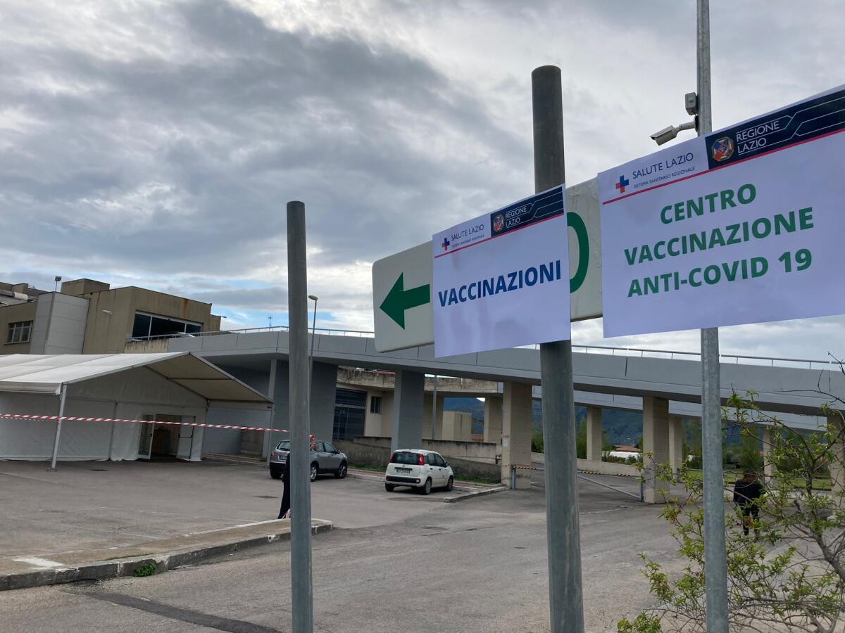 Inaugurata all’ospedale “San Giovanni di Dio” di Fondi una nuova tensostruttura per le vaccinazioni. - 