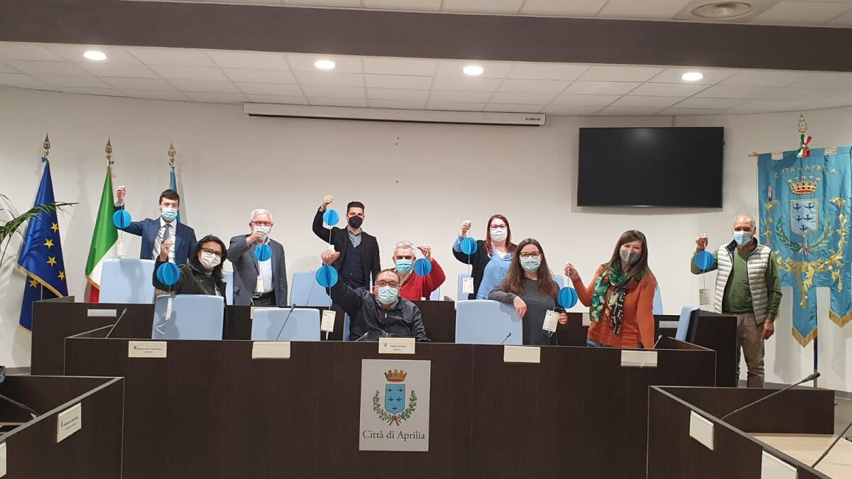 Giornata per la consapevolezza e la sensibilizzazione sull’autismo: ad Aprilia challenge online e statua di San Michele illuminata di blu. - 