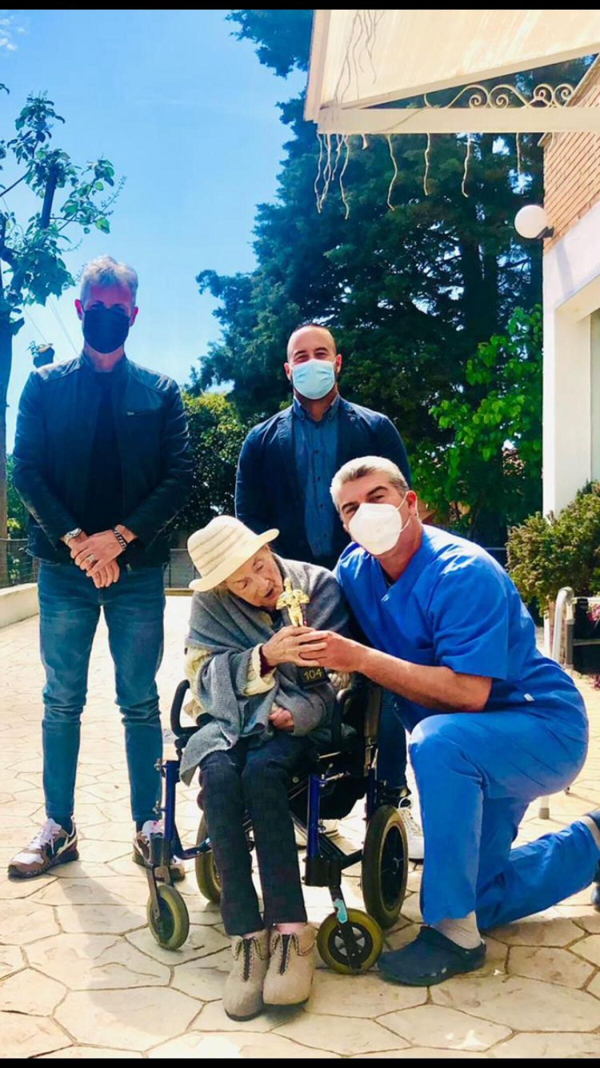 Il Comune di Ardea consegna alla signora Margherita l’Oscar della Longevità per i suoi 104 anni. - 