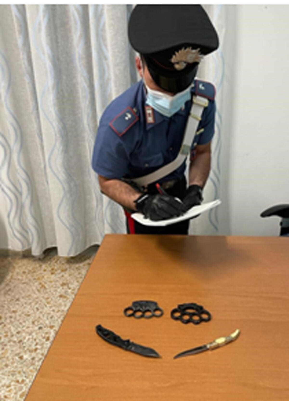 Trovato con un coltello in tasca, 28enne denunciato a Latina - 