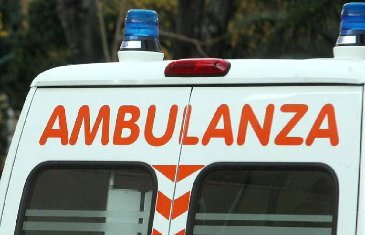 Genzano, grave incidente tra un'auto e una moto: ferito un 57enne di Velletri - 