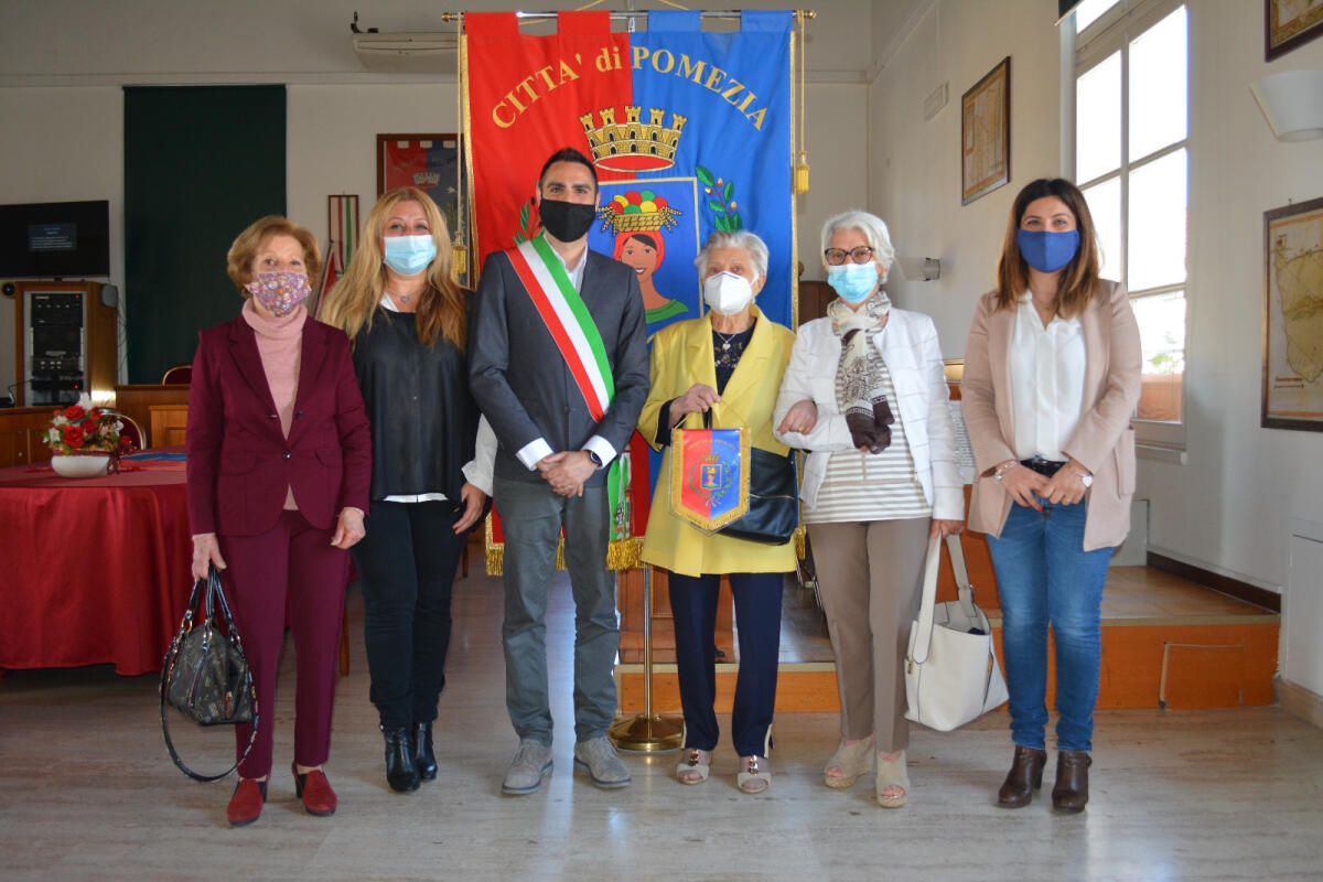 Il Sindaco Zuccalà incontra Ofelia Dominici, centenaria di Pomezia. - 