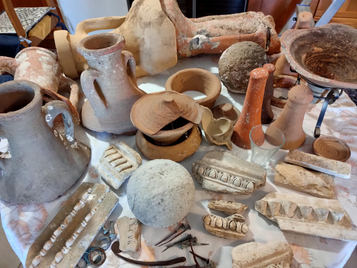 Aprilia, saranno catalogati ed esposti nella Biblioteca i reperti archeologici riconsegnati al Comune dalla Finanza - 