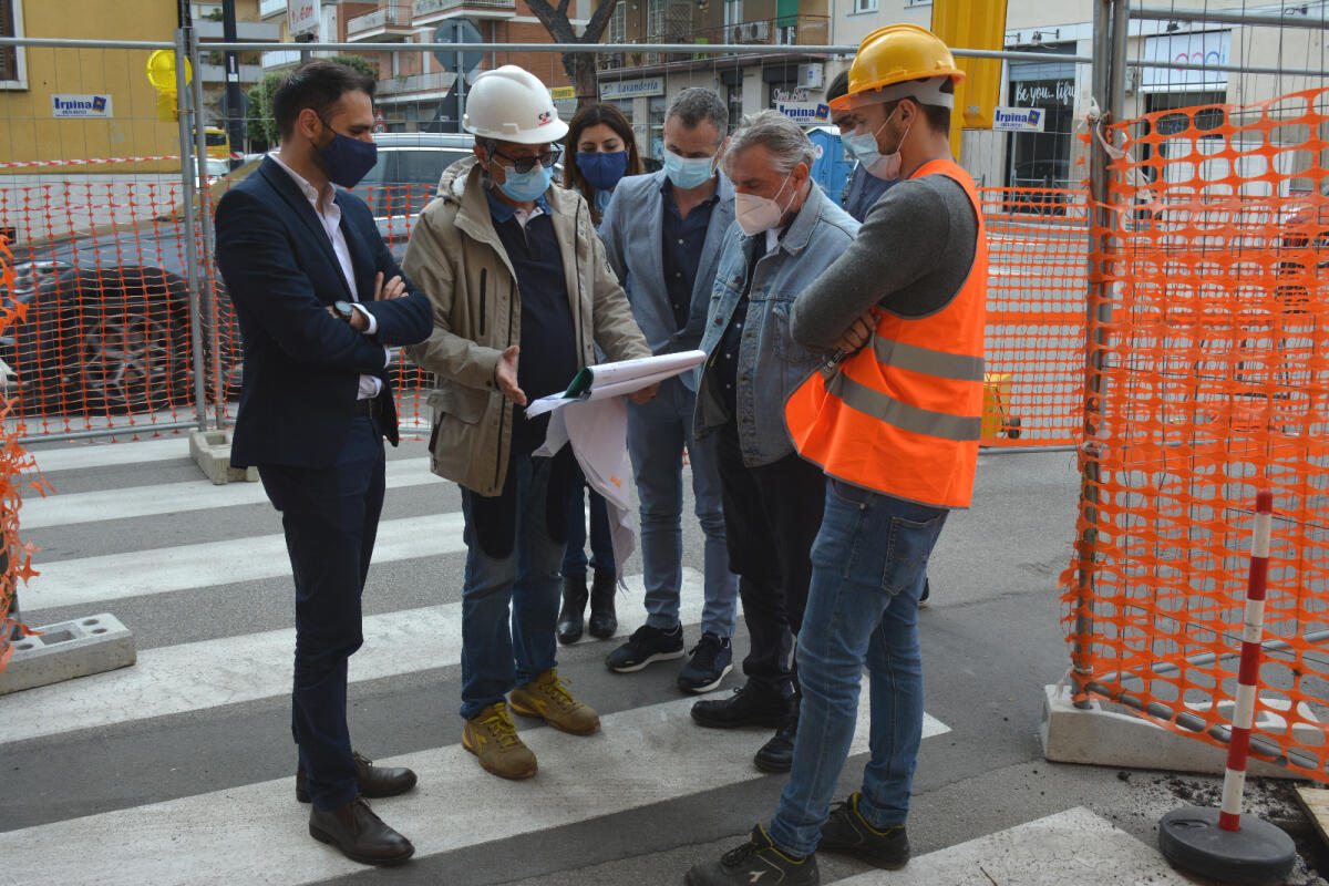 Avviata a Pomezia, lungo via Roma, l’installazione dei dissuasori a scomparsa. - 