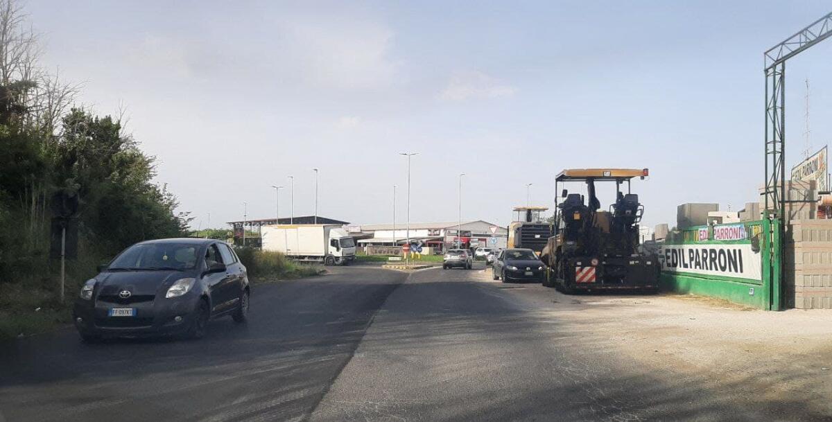 Dopo dieci anni di richieste, iniziano i lavori notturni sul manto stradale di via Laurentina - 