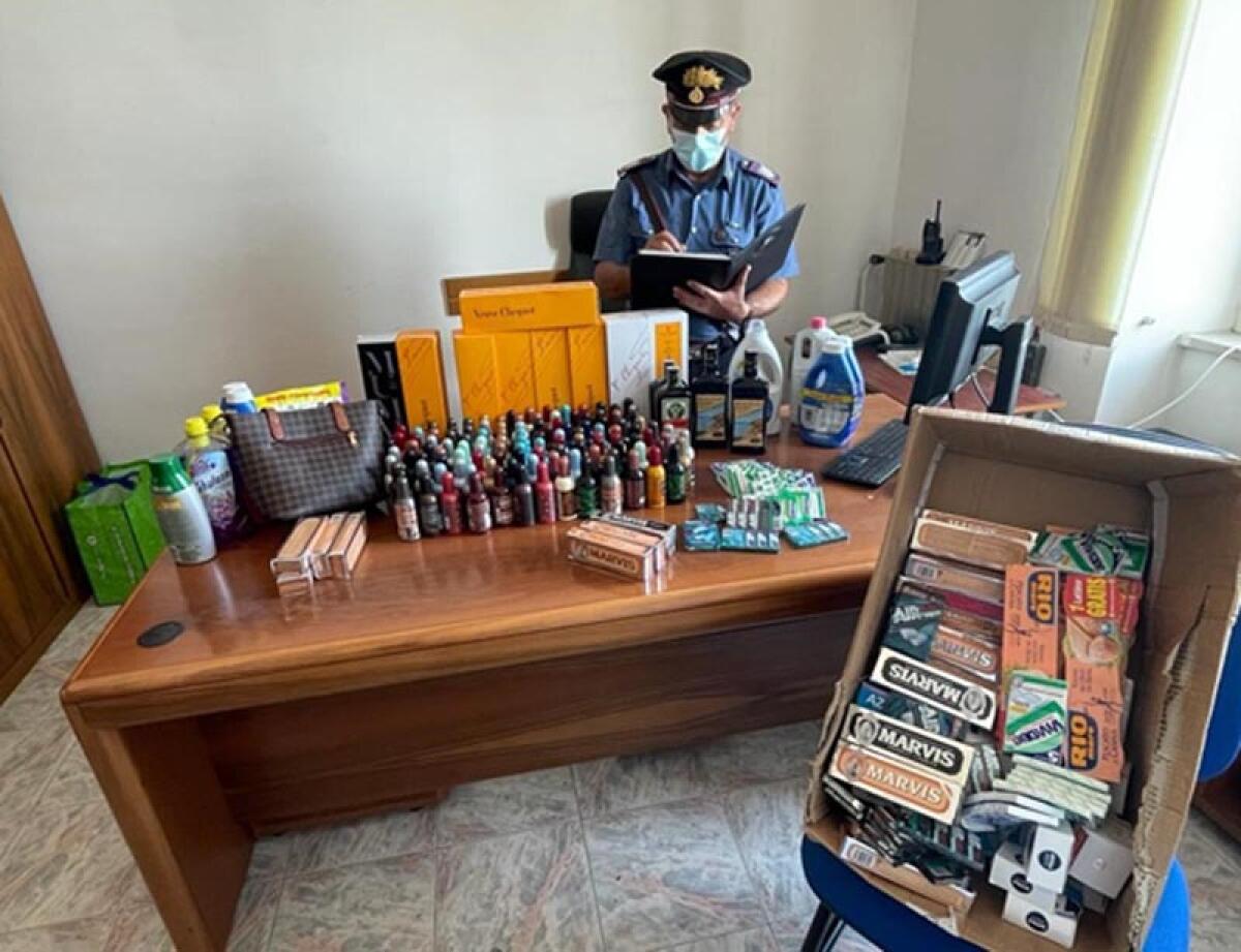 Furto sventato al centro commerciale di Formia, quattro denunciati - 